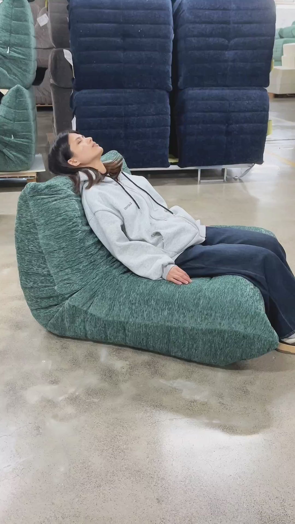 MOKU リーンロゼ風1人掛けソファー T205 圧縮ロールソファ 開封するとふくらんで元に戻るタイプ